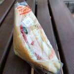 トリーゴ - 令和5年3月
スモークチキンサンド 210円