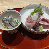 こ盆 - お通しと刺身盛り合わせ