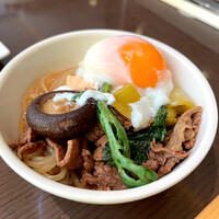 ブッフェアンドカフェ スロープサイドダイナー ザクロ - すき焼きと温泉卵