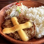 びっくりドンキー - チーズバーグディッシュ