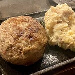 LambU - ラムハンバーグと付け合せのホットポテトサラダ