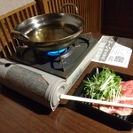 全席個室 居酒屋 九州料理 かこみ庵 - お通しの豚しゃぶ