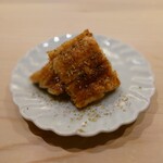 鮨 なんば - 焼き穴子　山椒風味強めだが裏面(皮)のパリパリ感(焦げ)が変則で○
