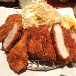 Dan家R - 後日のロース＆ヒレ(100g)のWカツ定食1,350円✨カラリと揚がった柔らかいカツ、脂身少なめでヘルシー！キャベツもたっぷりで水気も切られていて満足です♪