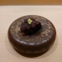 鮨 なんば 日比谷 - 蛸　硬くもなく弾力もあるわけではなく変わった食感