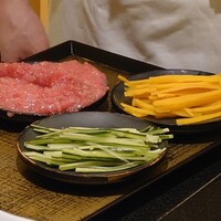 鮨 なんば 日比谷 - 終盤のトロたく用のネタ　胡瓜は使わない