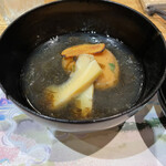 Girogiro - お椀　甘海老のしんじょに筍を合わせて。