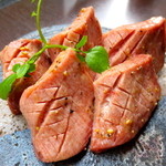 李昇 - 名物特選タン短冊焼