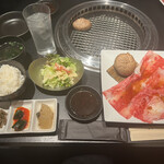 Yakiniku Aru Nijuukyuu - 