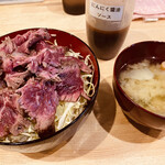 sute-kiandohamba-guhausunikujou - ステーキ丼(並盛)＝980円
                        ※ご飯減らしてもらう