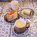 Tomoya Suseisakusho Kafe Ando Ba- - いちごのシフォンサンド(560円)
                        スペシャルビーンズセット(+560円)
                        インドネシア マンデリン ビンタンリマ