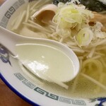 ラーメン浜っ子 - スープ