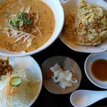 香港仔 竜沙 - ラーメン定食￥1,155。ラーメンは日替わり。