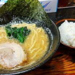 横浜家系ラーメン 一蓮家 - 料理写真: