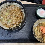 ゆで太郎 - 海老と舞茸天丼＋かけ蕎麦 700円