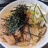 なぜ蕎麦にラー油を入れるのか。 新橋店