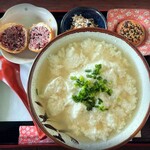 皆愛屋 - 数日後、今度は麺の入らない「ゆし豆腐セット」800円を (^^♪]  鰹出汁は、そこらへんのフードコートで食べても、必ず美味しくて大好きなのですが、案外塩気が強く、それが優しくほんのり甘味のある「ゆし豆腐」に良く合ます (*^^)v