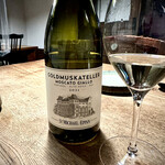 シンプルズ - サン・ミケーレ・アッピアーノ ゴールドムスカテラー　香りは甘やかだけど辛口