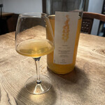 シンプルズ - カンティーナ・ジャルディーノ　白ワインとかいてあるけどオレンジワイン