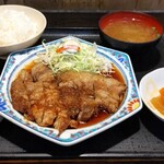 Fukuizumi - 生姜焼き定食 ¥1000 以前に比べ全体的にこじんまりした印象が‥