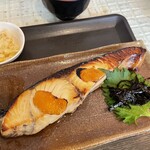 マルカツ - 今日は焼魚定食　かんぱち幽庵焼き¥1,200 身が厚いっ！柚子の香りが良いっ！