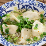Homemade shrimp soup Gyoza / Dumpling "Gyo naam" 6pcs