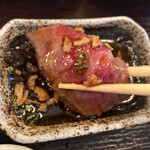 四季のご馳走や 和 - 国産牛ステーキスライスを特製タレにディップ