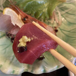 四季のご馳走や 和 - マグロにワサビをのせて