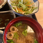 四季のご馳走や 和 - 味噌汁、菜類サラダ