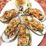 Spicy Thai marinade of mussels and lemongrass "Pa Hoi"