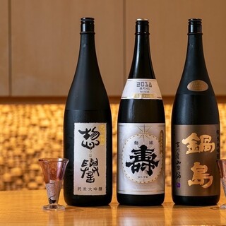 お料理にあわせてこだわりの地酒を豊富に取り揃えております