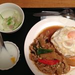 バンセーン アロイチンチン - ガパオラーカオ　鶏肉とバジル炒め