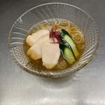 串花 - 自家製麺の韓国風冷麺。夏季限定メニューです！