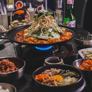 Enjoy a relaxing time with Korean Cuisine in a space that will warm your body and soul.