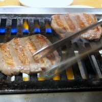 ビーフキッチン 渋谷店 - 全ての肉をスタッフが焼いてくれた