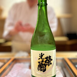 匠 進吾 - 佐賀の光榮菊「スノー・クレッセント」。
      微発泡で、フルーティさもあって爽やか。