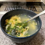 ありい亭 - ワカメとたまごのスープ。あっさり目のシメのスープ