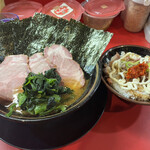 家系ラーメン とらきち家 - 