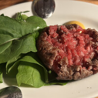 カルネジーオ イースト - 