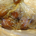 辻肉店 - 肉団子を袋毎お湯で温めて