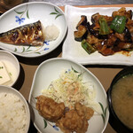 やよい軒 - なす味噌と焼魚の定食、ミニ唐揚げ