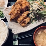 梅田韓国料理と二色鍋 かん菜 - チキンランチ880円。