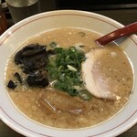 麺屋 五郎蔵 - 醤油豚骨全景