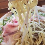 ラーメン悟空 - 中太麺