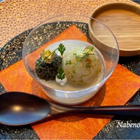 ナベノ-イズム - 両国江戸蕎麦ほそ川の蕎麦粉をソースエミュルッショネの技法で仕上げたそばがき
                    奥井海生堂蔵囲い2年物極上利尻昆布のジュレとのアンサンプル