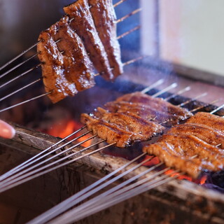 お客様の目の前で焼き上げる鰻