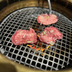 ホルモン焼肉 富や - 