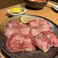 ホルモン焼肉 富や 栄店 - 