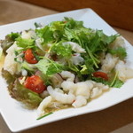 ソンポーン - 2013.7 サービスで頂いたヤムレップムーナーン（鶏足のサラダ）