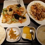 菜福楼 135餃子酒場 - 八宝菜定食+棒々鶏 900円